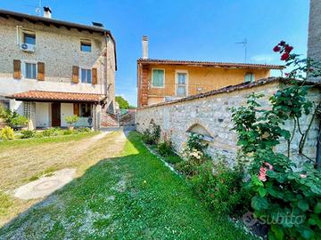 PORZIONE DI CASA COLONICA RISTRUTTURATA: caratt...