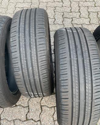 Gomme estive 215/50/18 92v