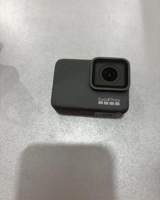 Gopro 7 silver tenuta bene