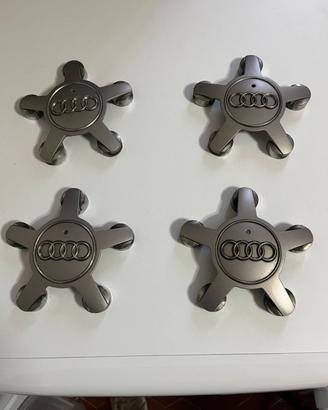 4 copri mozzo cerchi originali Audi A3