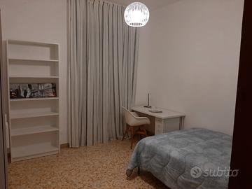 Stanza per studentesse
