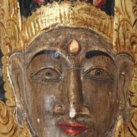 Maschera in legno balinese del dio Rama o Dewi Sin