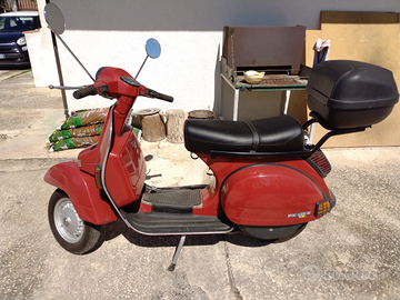 Vespa piaggio 125 arcobaleno anno 1985