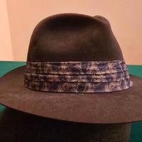 Cappello a tesa
