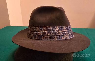 Cappello a tesa