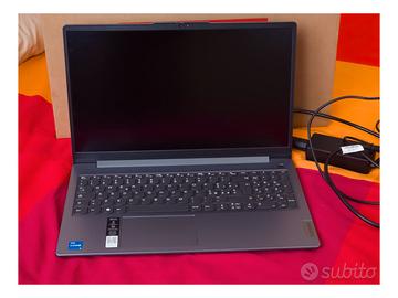 Lenovo IdeaPad Slim 3 15" | i5-12450H / 16GB RAM