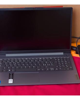Lenovo IdeaPad Slim 3 15" | i5-12450H / 16GB RAM