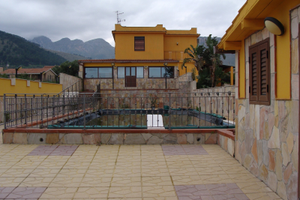 Villetta bifamiliare con piscina