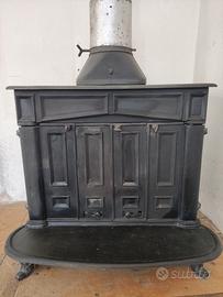 Stufa a legna in ghisa