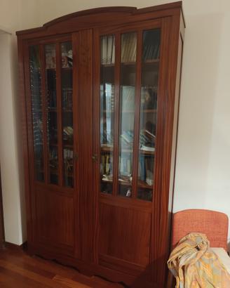 Mobili in legno stile antico