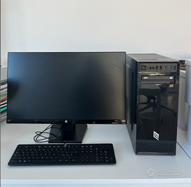 Computer Assemblato con monitor e tastiera HP