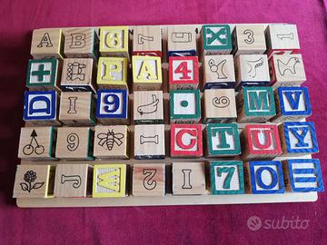 Blocchi alfabetici in legno piccoli cubi di legno