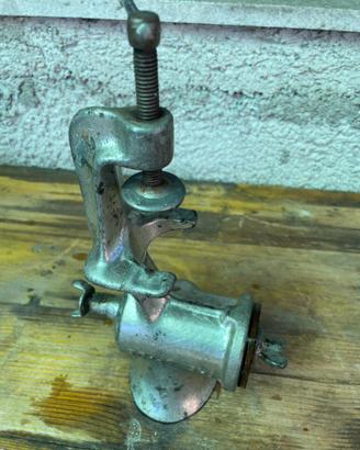 Tritacarne manuale vintage