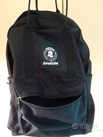 zaino INVICTA nero con tasca laptop interna