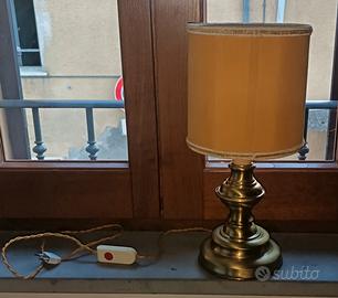 Lampada da tavolo vintage con cavo a trecciaa