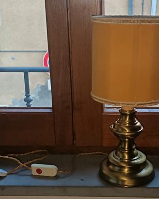 Lampada da tavolo vintage con cavo a trecciaa