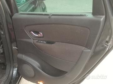 ricambi Renault scenic 7 posti 2011