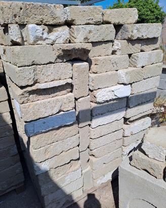 blocchi tufo usati