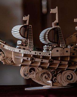 Veliero su piedistallo in legno, da tavolo, in 3D