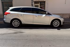 Ford focus station wagon