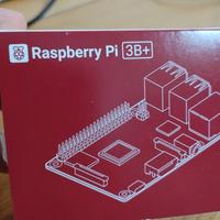Raspberry Pi 3 B+ con accessori 