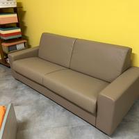 Divano letto in ecopelle
