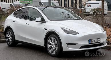 Parabrezza Tesla Model Y