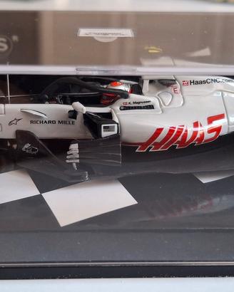 Haas F1 team VF-18  - Magnussen 2018 - Minichamps 