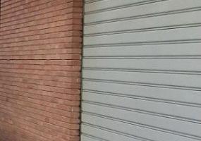 Garage più posto auto esterno