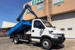 Camion/ Autocarro IVECO DAILY 65C17 - PAT C/ Rib/ 