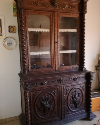 Antica credenza francese
