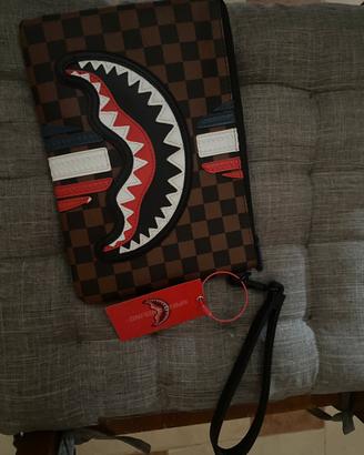 pochette sprayground uomo