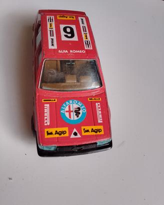 Modellino Burago Alfa 33 Rally