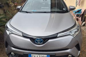 toyota C-hr 1.8 full hybrid 