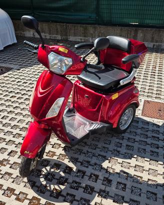 scooter elettrico 3 ruote  disabili Vitale DK01