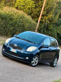 Toyota Yaris 1.3 Benzina molto bella 