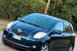 Toyota Yaris 1.3 Benzina molto bella 