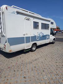 Camper Rimor 678 su ford transit gemellato