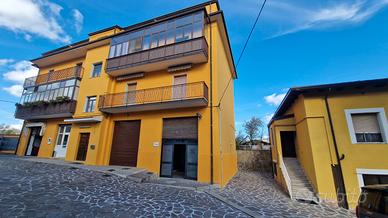 Via Cavour locale mq. 35 netti + soppalco