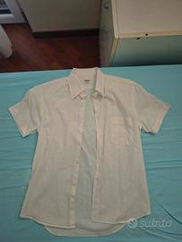 Camicia bianca semplice