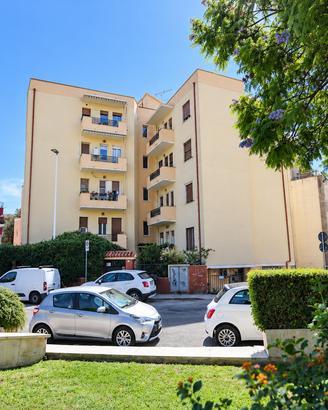 Cagliari, Quartiere Bonaria, quadrivano luminoso