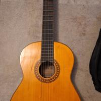 chitarra classica asahi con custodia