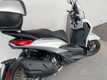 Beverly 400 S HPE Argento come nuovo 2022