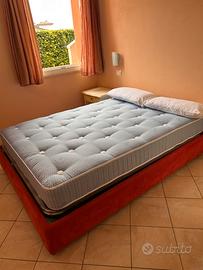 Cameretta con letto a una piazza e mezza