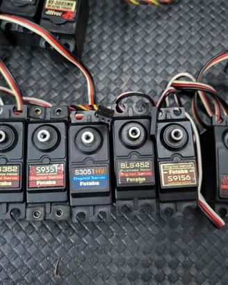 Servi vari tra cui Hitec/Sanwa/Orion/ Ace racing