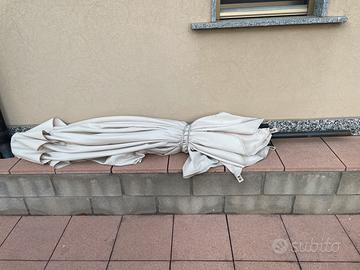 3 ombrelloni, tavolo e sedie da esterno