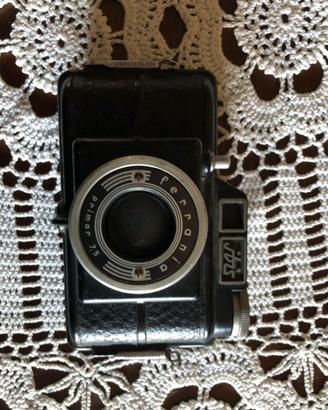 Vintage Ferrania Ibis con obiettivo Primar 7,5 mad