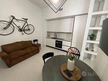 Affi ttasi grazioso app a due passi dal centro