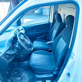 FURGONE DOBLO CARGO