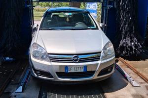 OPEL Astra H